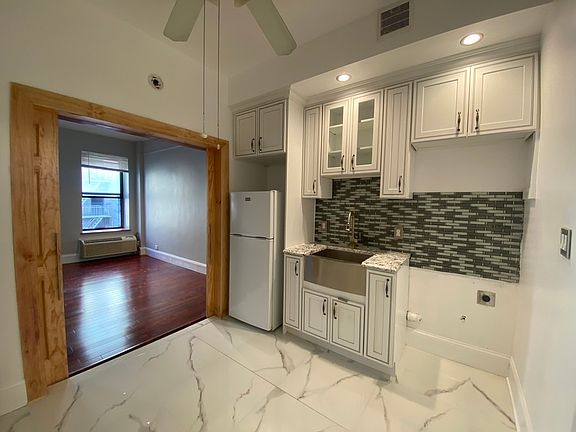 2nd image of 166 E 88th St #3A