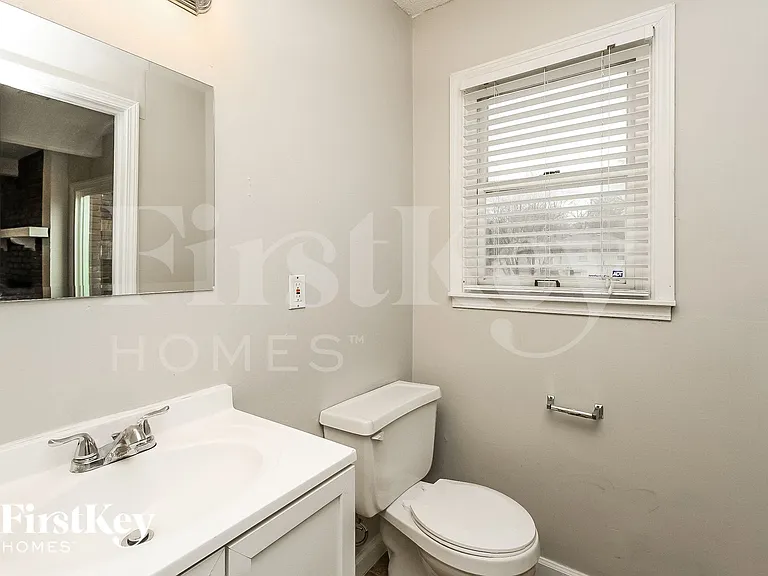 11943 Manchester Ave — Photo 14