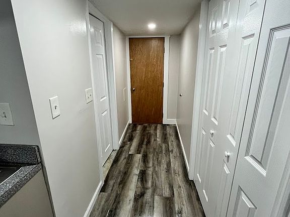 3rd image of 315 1st St APT 1B