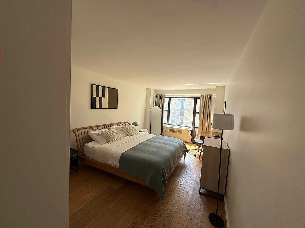 279 East 44th Street 10K