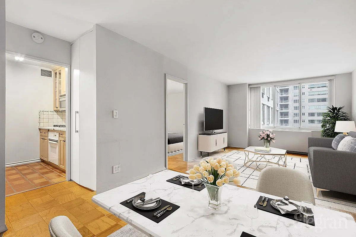 220 E 65th St APT 11A photo 1