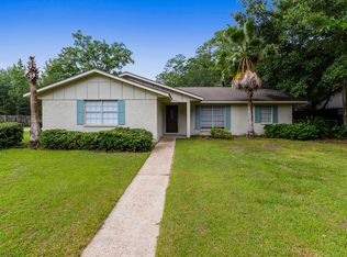 2201 Sandalwood Pl, Gautier, MS 39553