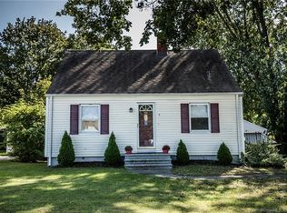 9 Woodside Dr, North Haven, CT 06473