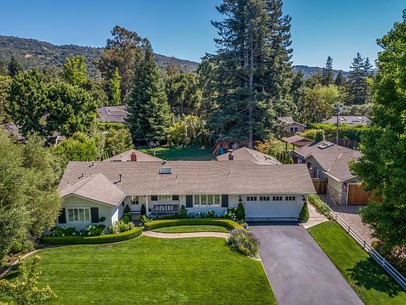 5th image of 120 Cardinal Ln