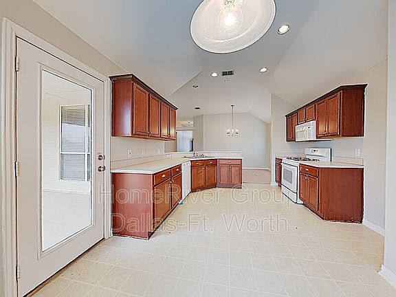 5th image of 8009 Juliette Dr