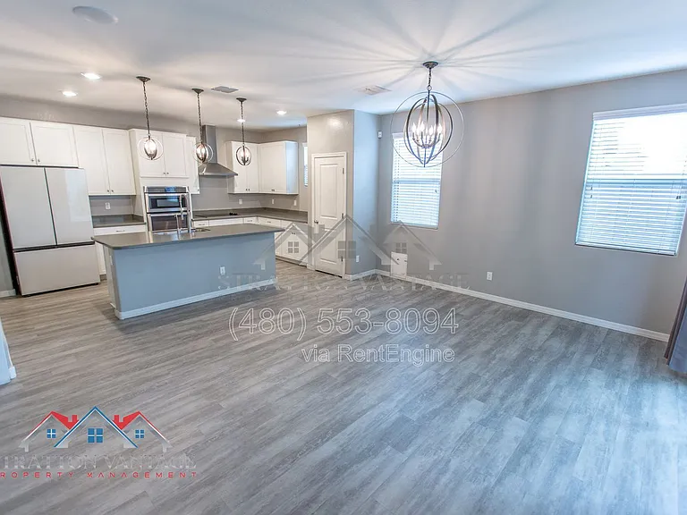 11689 N 166th Dr — Photo 20