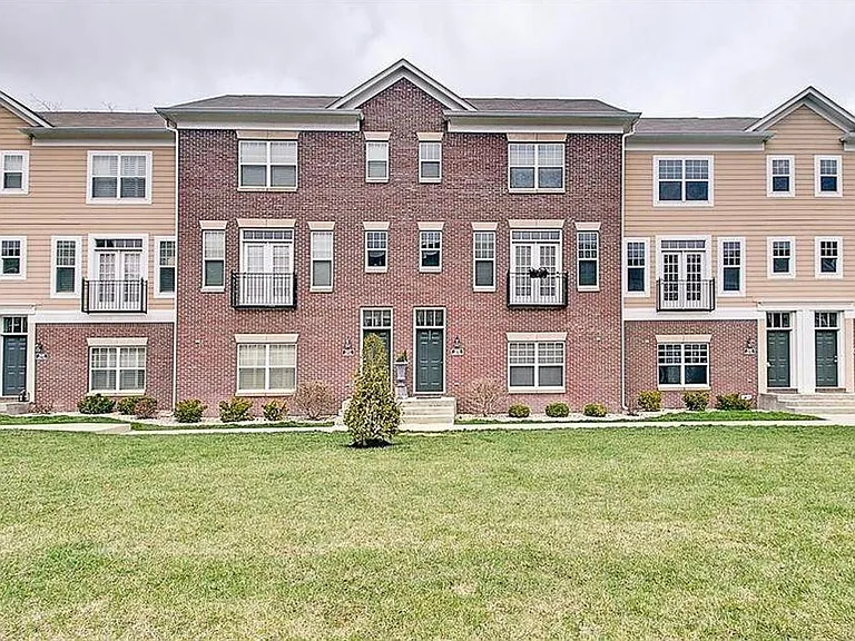 333 Alden Way — Photo 1