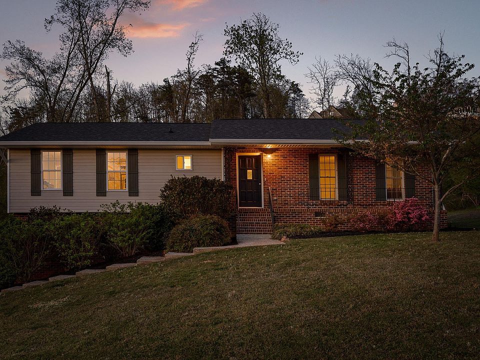 1st image of 2924 Old Britain Cir