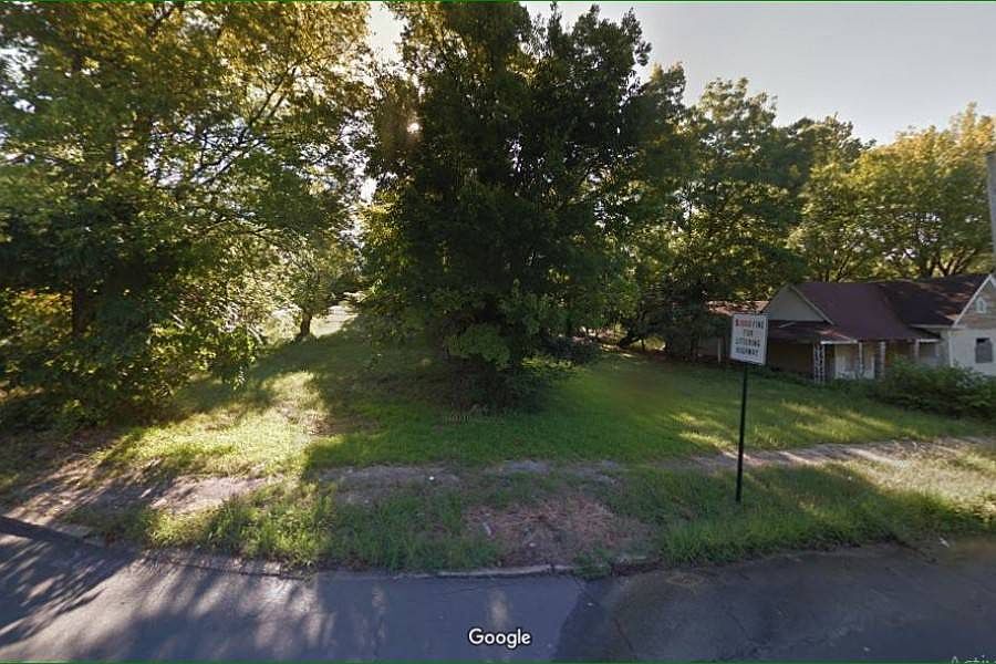 2nd image of 2001 S Cedar St #24