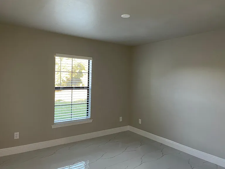 4632 Leonard Blvd S — Photo 11