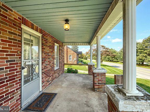 4th image of 1134 Delta Rd