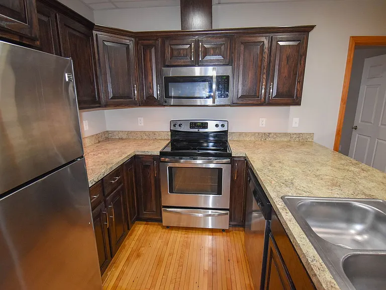 110 E Bald Eagle St — Photo 32