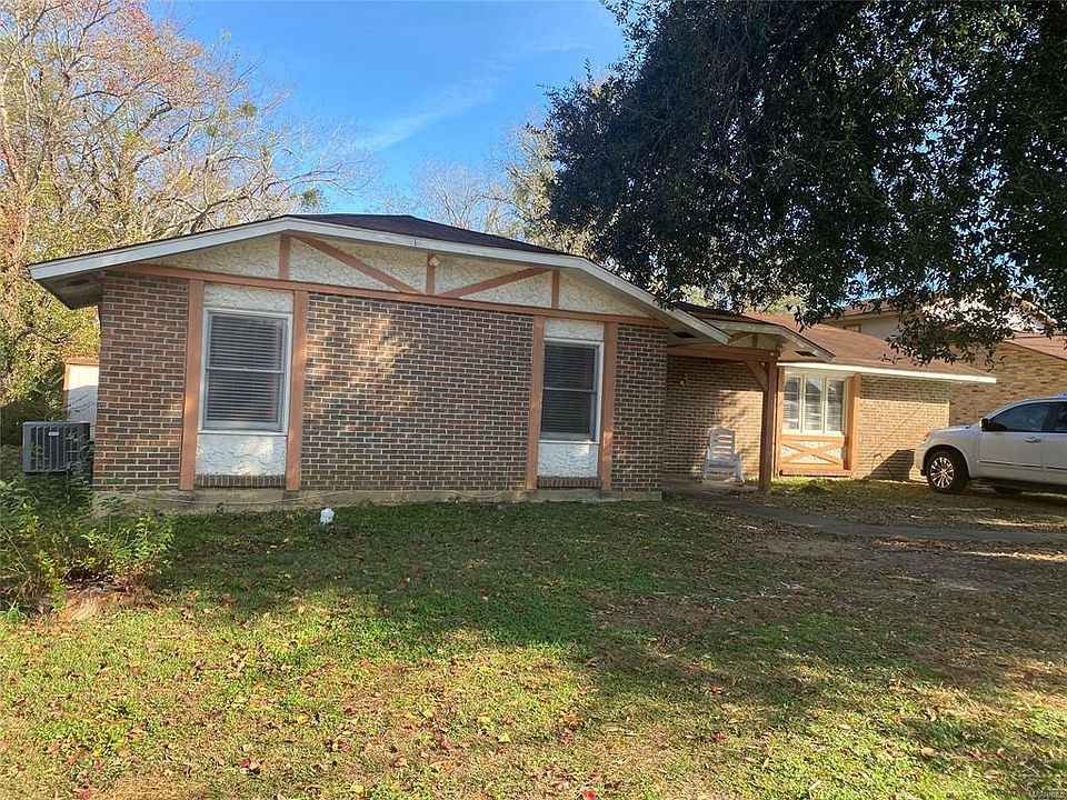 2nd image of 4054 Strathmore Dr