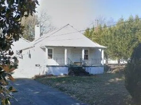 1636 Willomore St, Greensboro, NC 27403