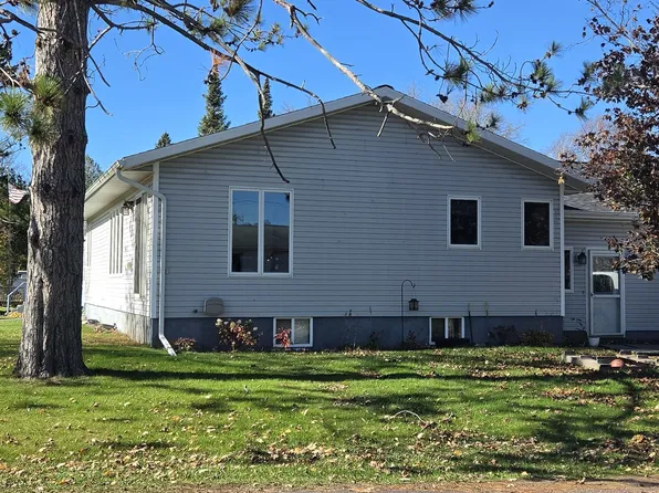 811 Cedar St, Floodwood, MN 55736
