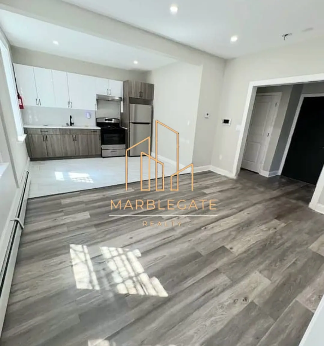 2 bed, 850 sqft, $2,050 — Photo 3