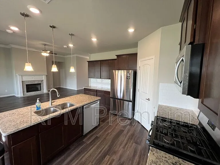2123 Westfield Ave — Photo 11