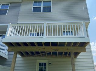 221 Hamilton Ln, Coatesville, PA 19320