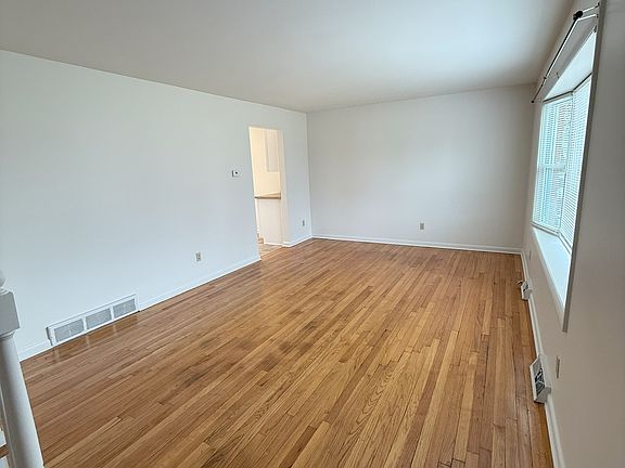 3rd image of 34B Marriner Ave #1