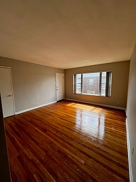 2nd image of 3935 Jamieson Ave #2W