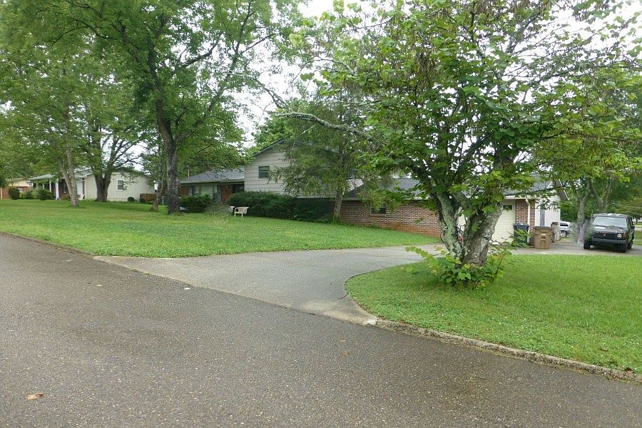 2nd image of 5801 Dutchwood Ln