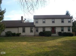 33 Great Hollow Rd, Monroe, CT 06468