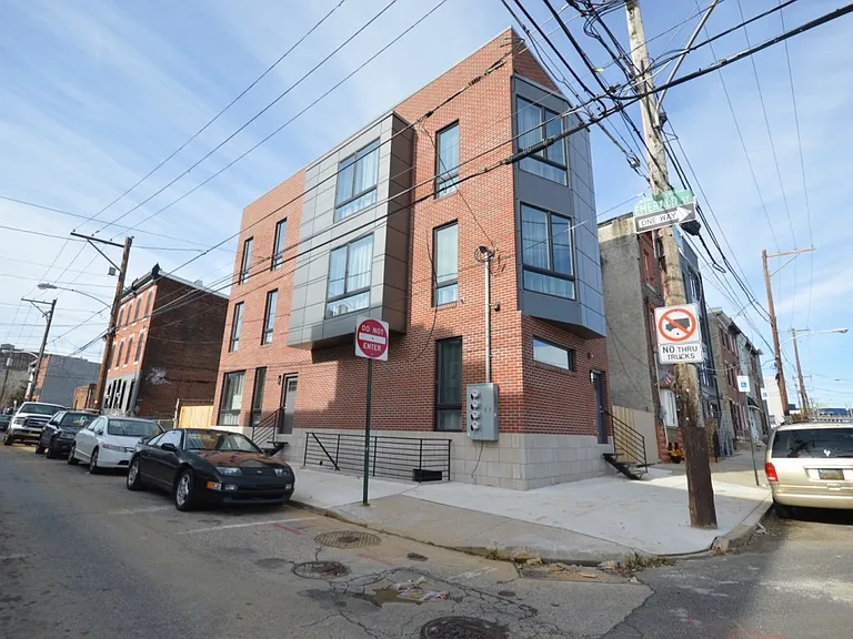 1948 E York St #1B — Photo 7