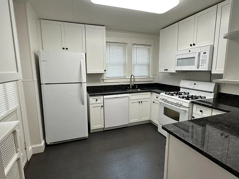 3323 Tilden St — Photo 11
