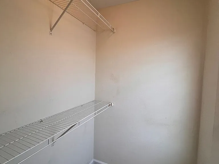 6021 Cullen Dr — Photo 11