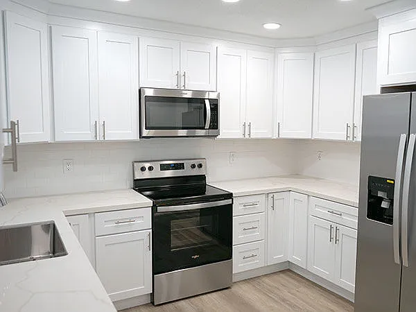 The Palms Apartments — Photo 17