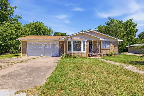 313 E Woodrow Pl Photo 1