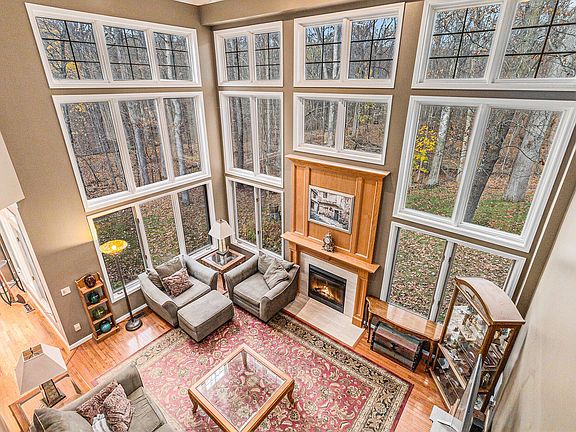 4th image of 8022 Alta Vista Dr
