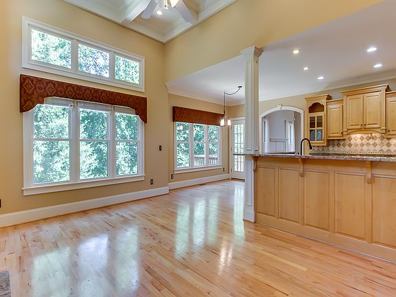 5th image of 11 Avens Hill Dr