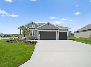 2622 SW Barley Field Dr, Lees Summit, MO 64082