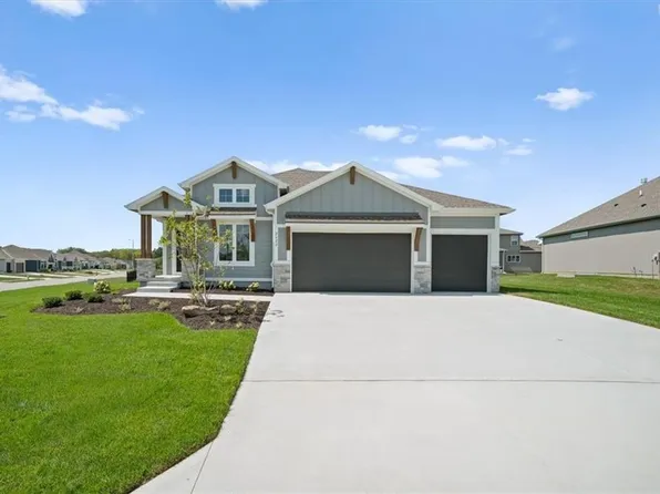 2622 SW Barley Field Dr, Lees Summit, MO 64082