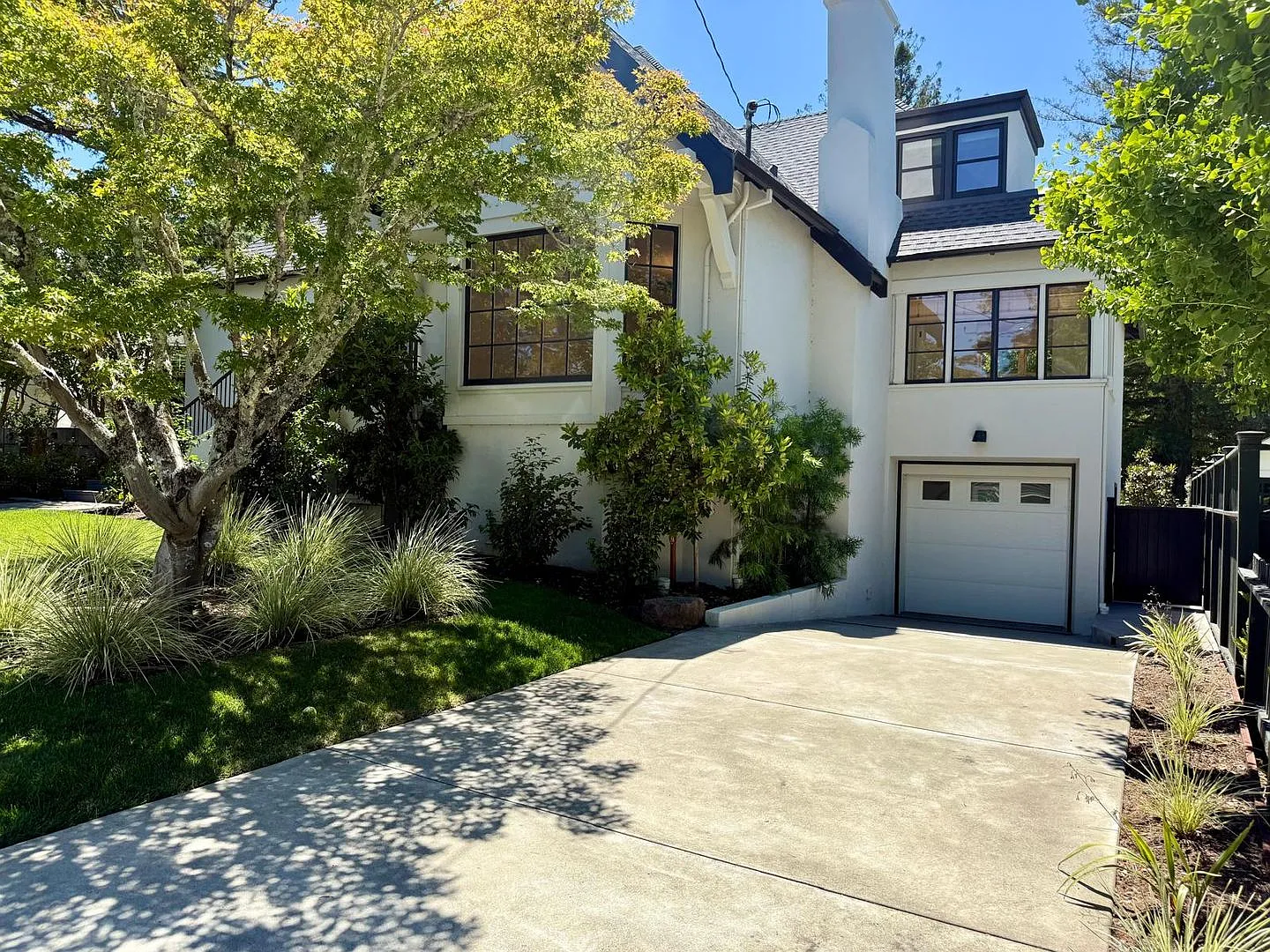 Stunning Fully Renovated 5-Bedroom 4-Bath Home in Larkspur's Coveted Baltimore Park — Photo 4
