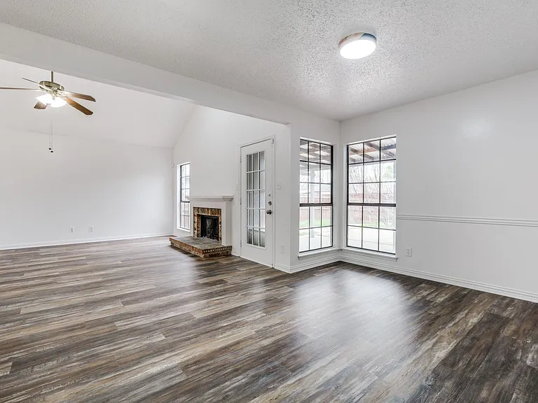434 Wellington Dr — Photo 6