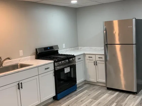 417 Granite St, Manchester, NH 03102