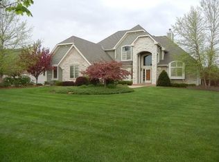 W171N5483 Autumn View Ln, Menomonee Falls, WI 53051