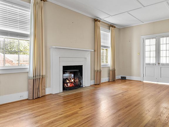 5th image of 1905 Broughton St