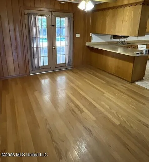 1056 Broken Arrow Ln — Photo 4