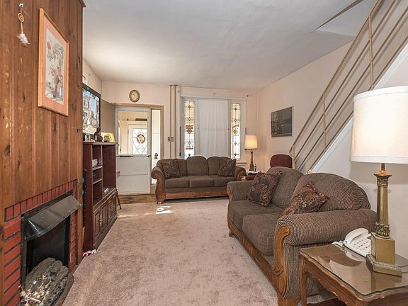 5th image of 423 Gilham St