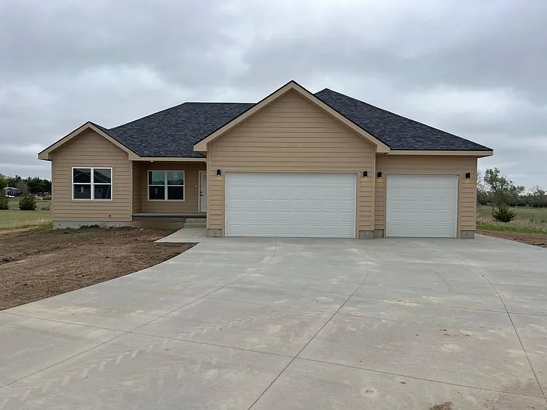 432 Pray Dr — Photo 1