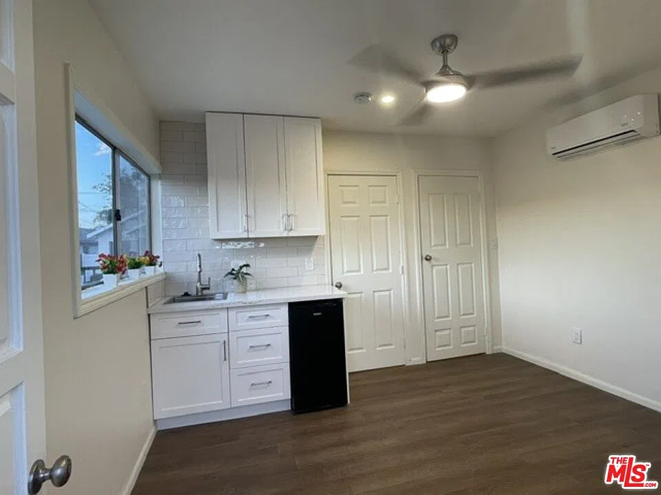Studio, 1.0 bath, $1,495 — Photo 4