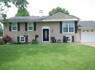 1107 N Yale Dr, O'Fallon, IL 62269