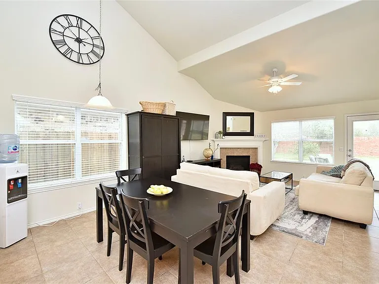 7215 Ravenswood — Photo 6