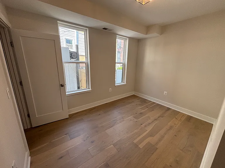 1421 Spring Rd NW #103 — Photo 4