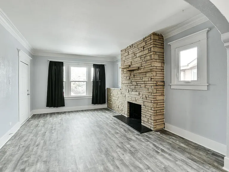 1413 Perry St — Photo 9