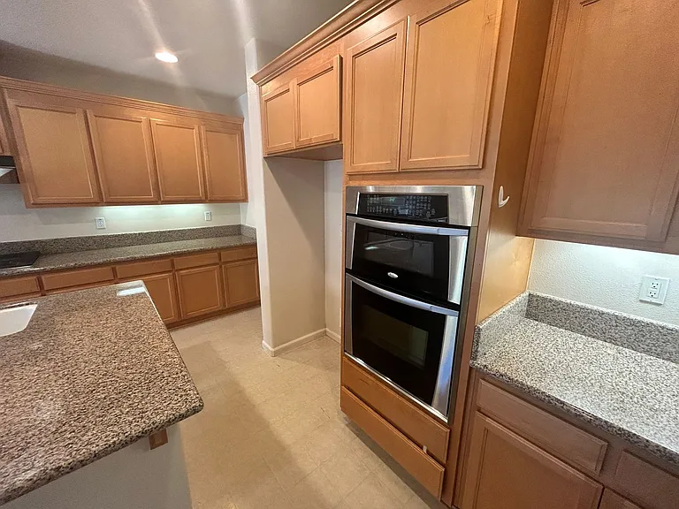 499 W Saint Francis Ave — Photo 6
