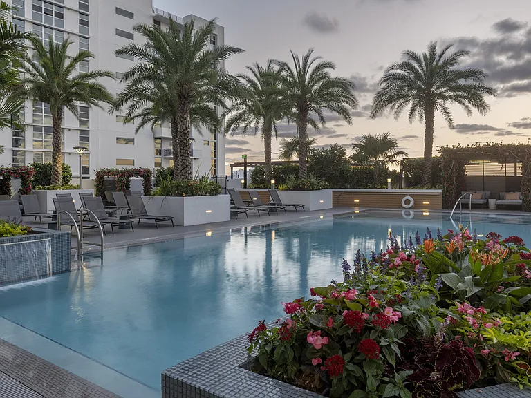 Maizon Brickell — Photo 44